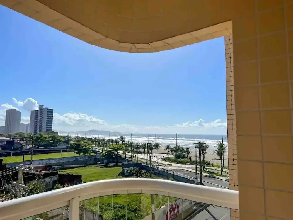 Pé na areia apto c vista mar e piscina