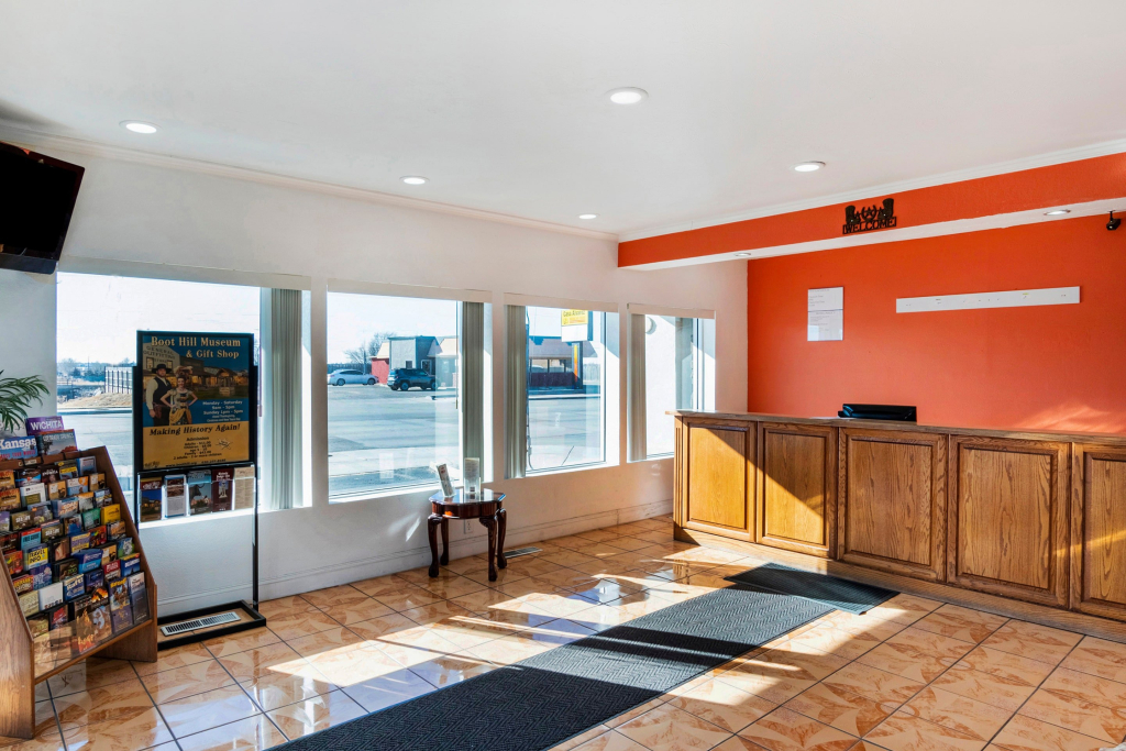Travelodge by Wyndham Dodge City KS