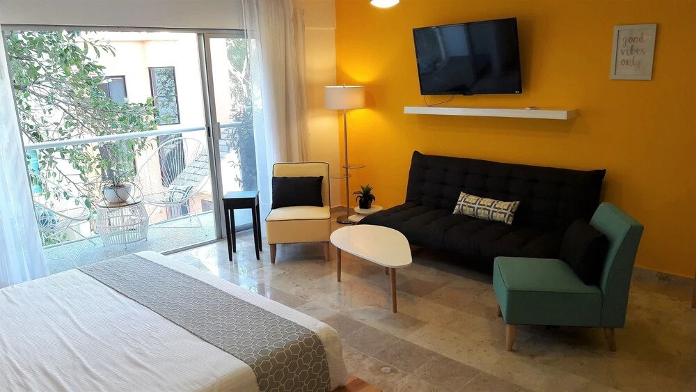 Quinta Bis Front King by SunandSea