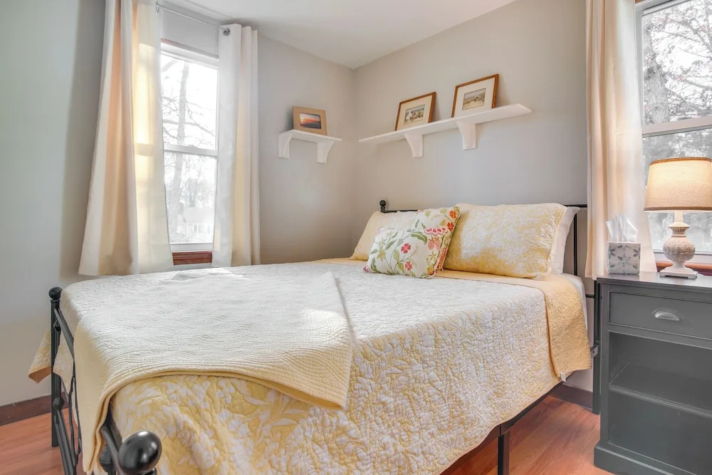 Golf & Unwind: Family Home 2 Mi to Covells Beach!