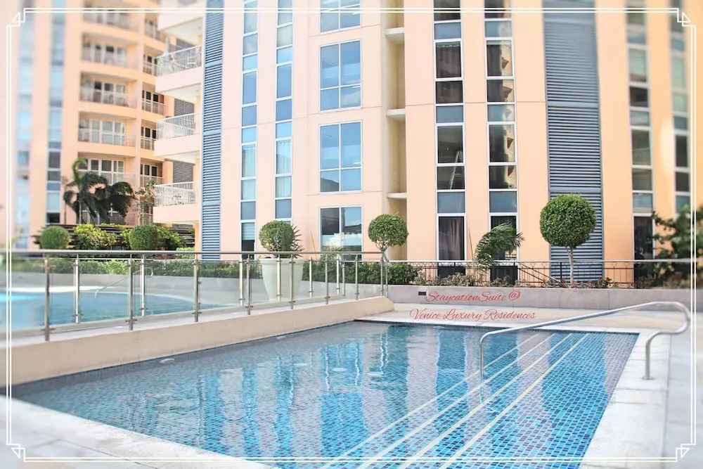 7th Floor Studio Suite W/ Balcony, Free-wifi&netflix next to Grand Canal Mall
