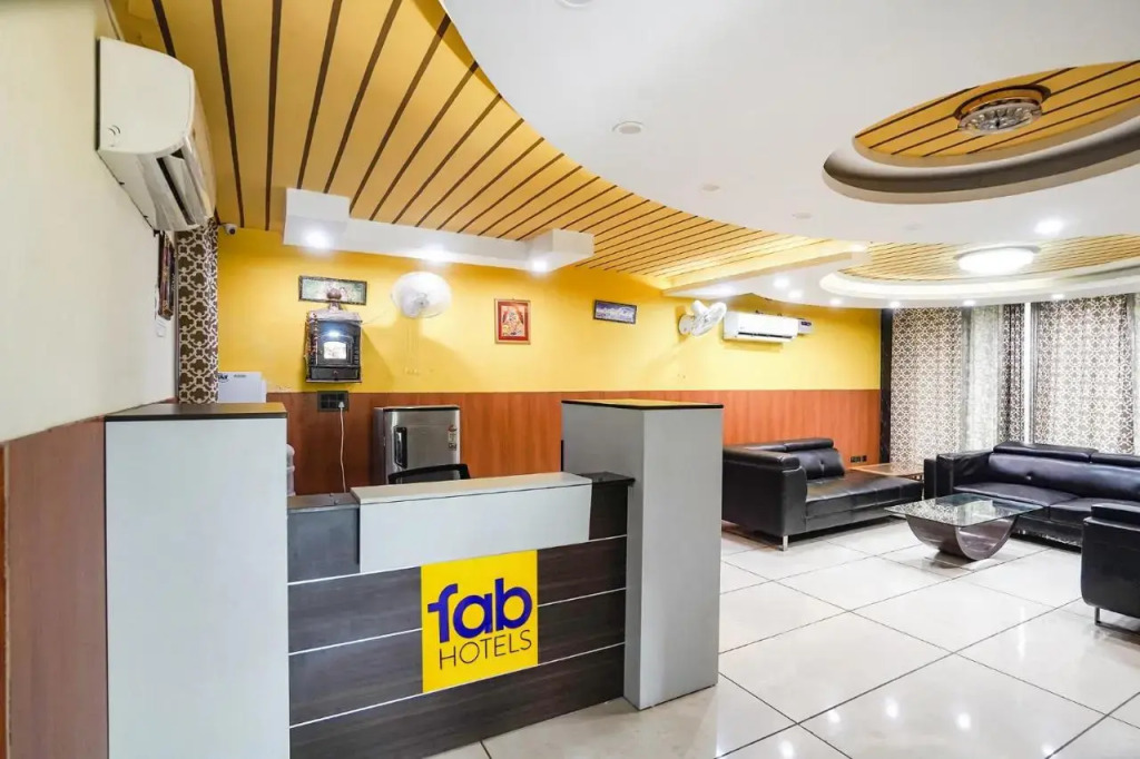 Yoyo Rooms Near Saphire International School Sector 70