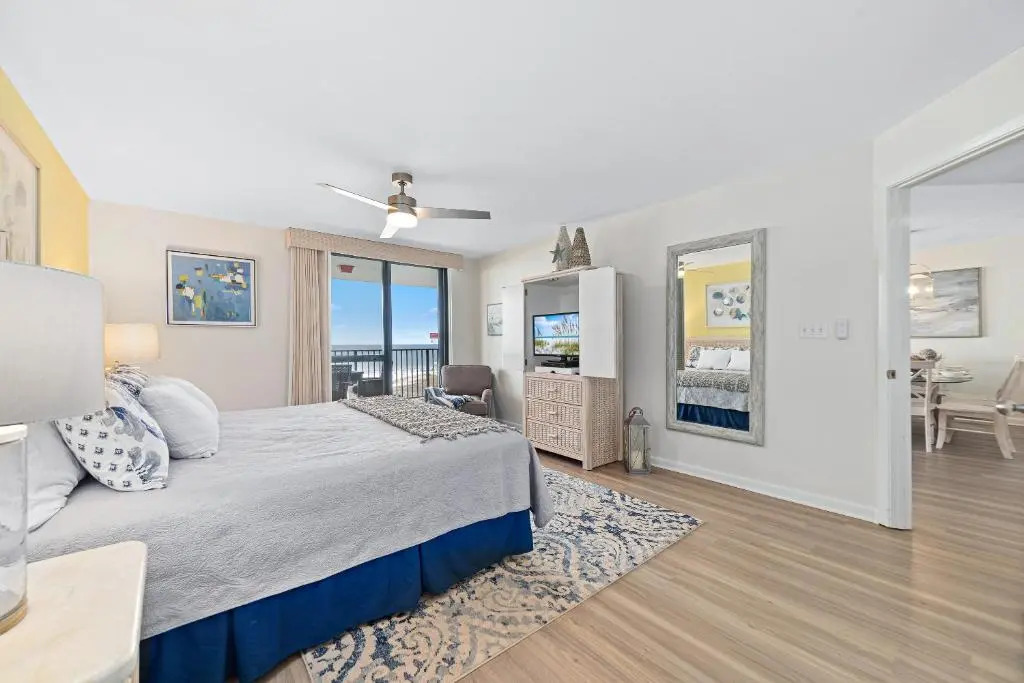 Phoenix VI 6511 - Beachfront Updated Condo!