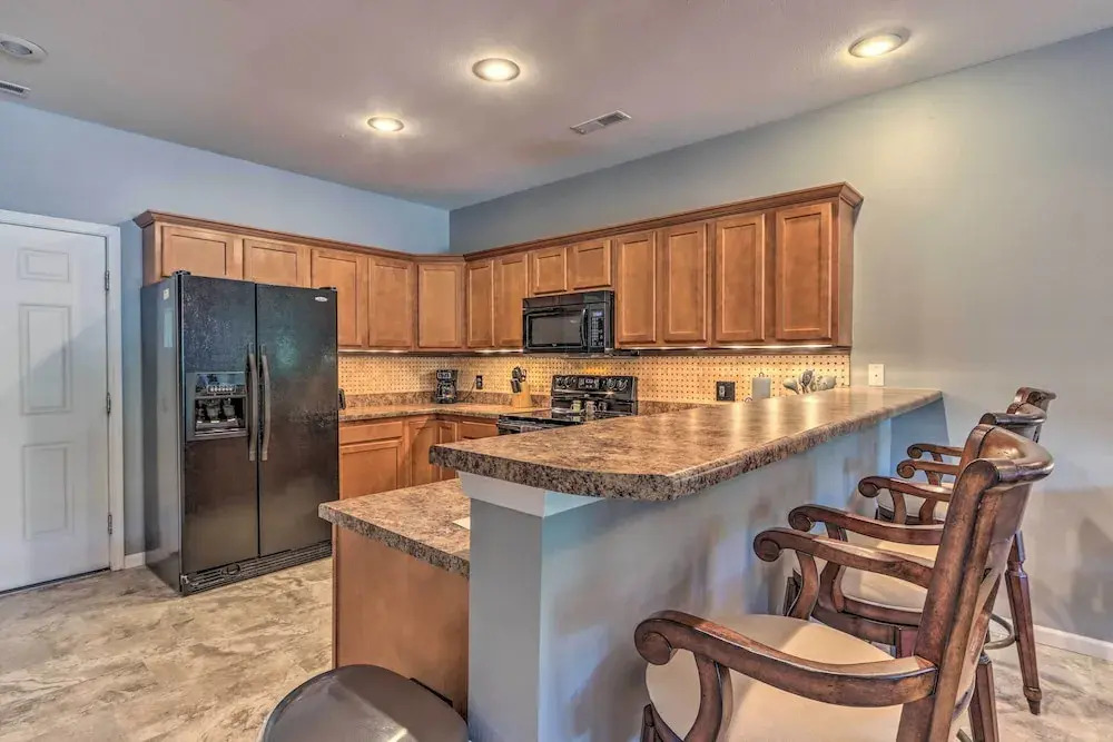 Lake & Poolside Fun! Water-view Camdenton Condo
