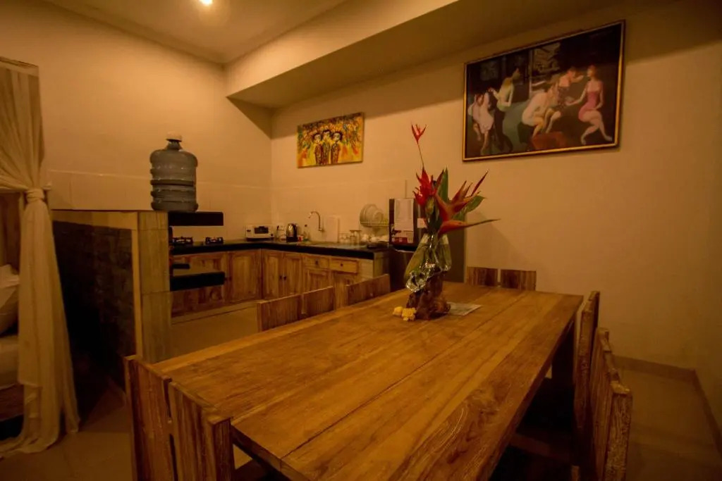 Ratna Villa