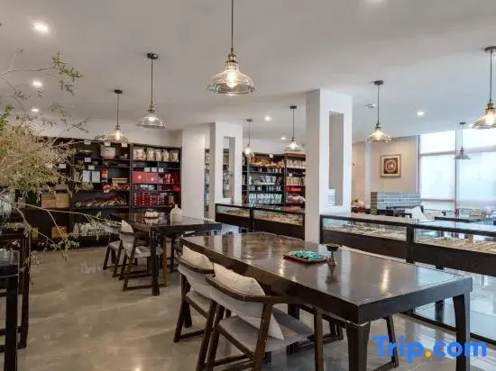 Qingpu Hotel