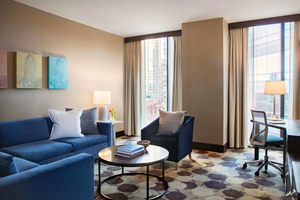 The Royal Sonesta Chicago River North