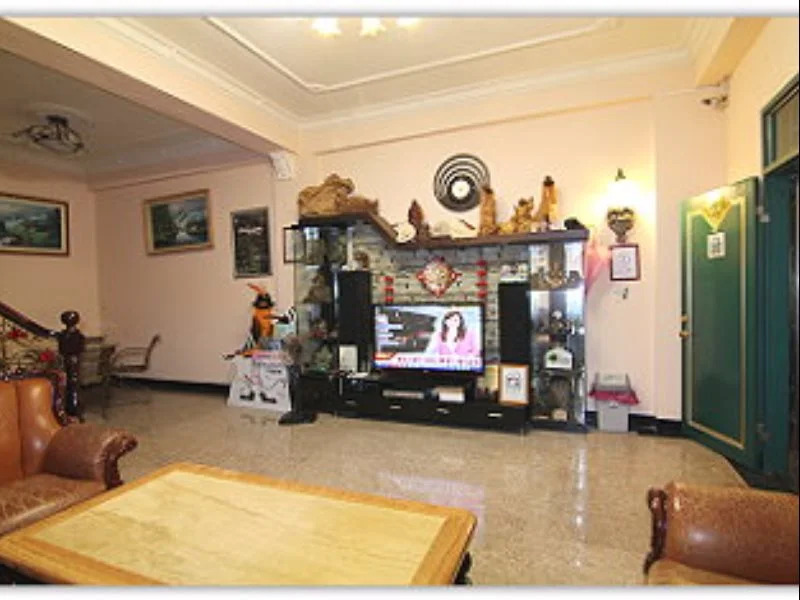 Four Seasons Duke Hostel