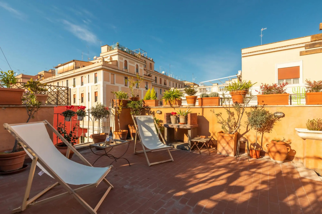Trastevere Romantic Terraced Apartment