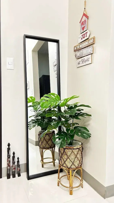 Uptown Parksuites Apartments Tower 2 BGC by PH Staycation