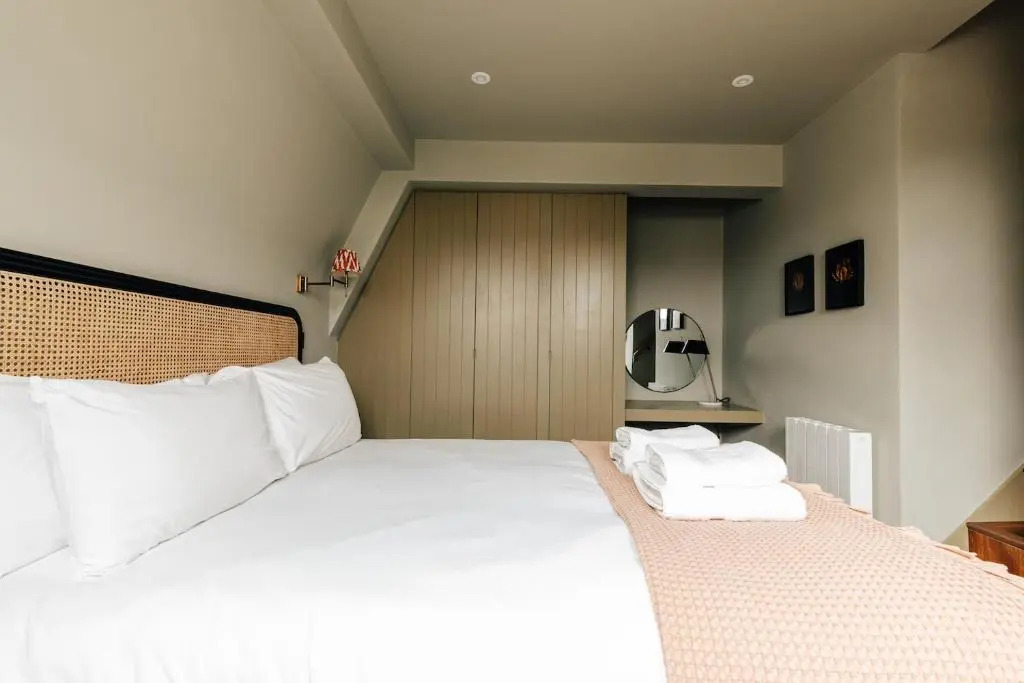 Redland Suites - Apartment 8