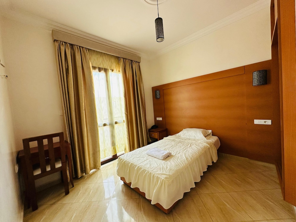 HOTEL SAHARA BEACH AKHFENNiR
