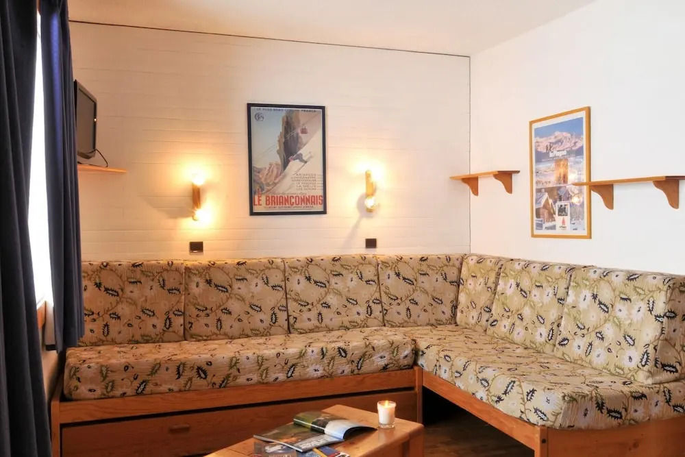 Belle Plagne Apartment on Slopes With 3 Rooms for 7 People of 46 mÂ² Ag420