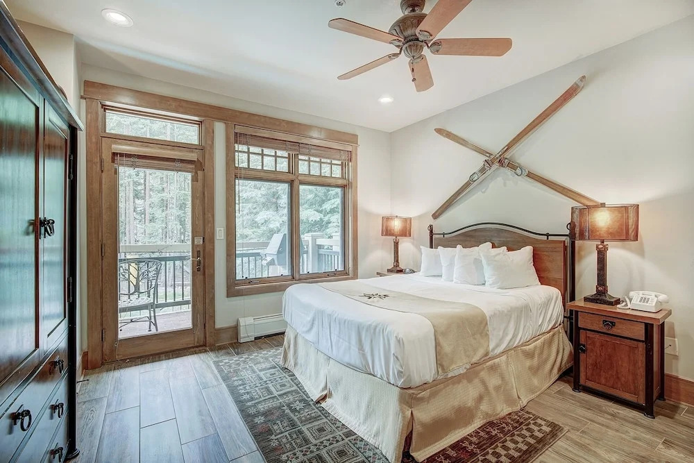 Luxury 1-Bedroom Ski-In Out Condo with Slopeside Heated Pool, No cleaning Fee 1 Condo by RedAwning