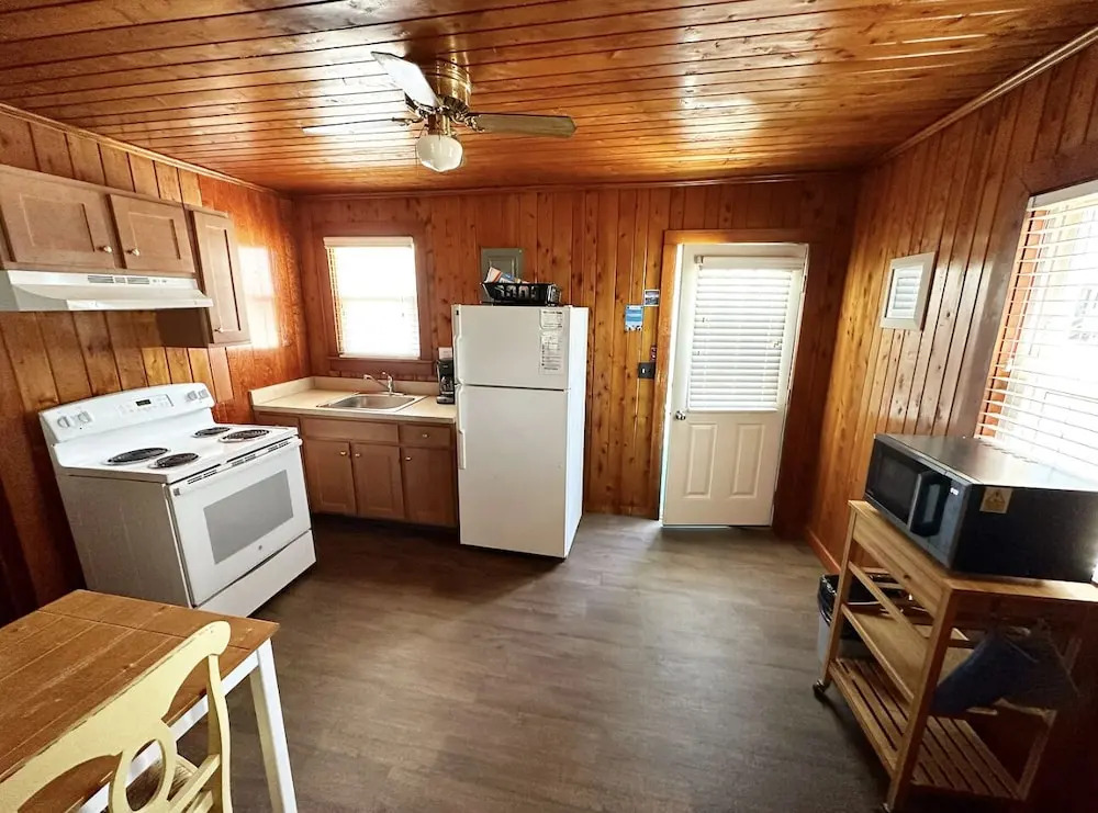 Sand Spur Cottages