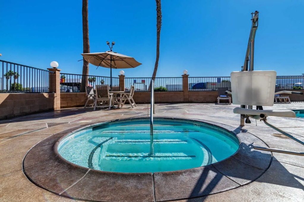 Rodeway Inn & Suites Rancho Mirage - Palm Desert Area
