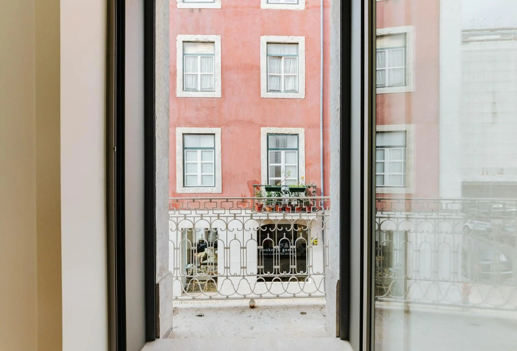 NEW Luxury 2 BDR apartment downtown!