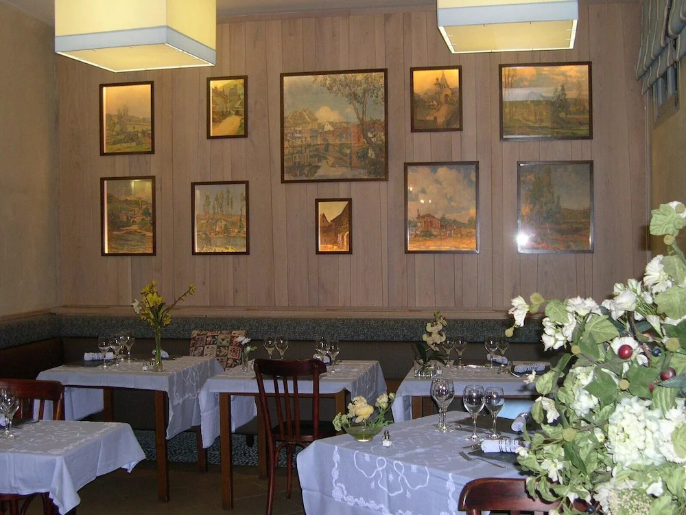 Hôtel Bar Aux Armes D'Estaing - KB HOTEL GROUP