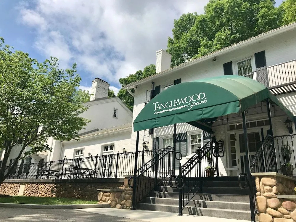 Providence Manor House Bed & Breakfast