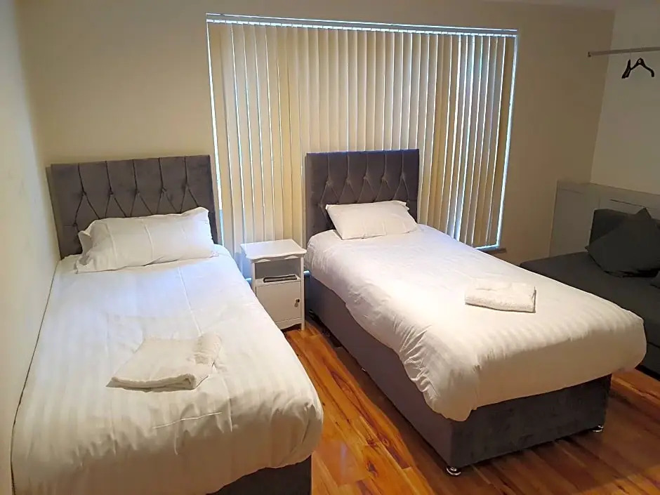 City Centre 5 double bedroom detached