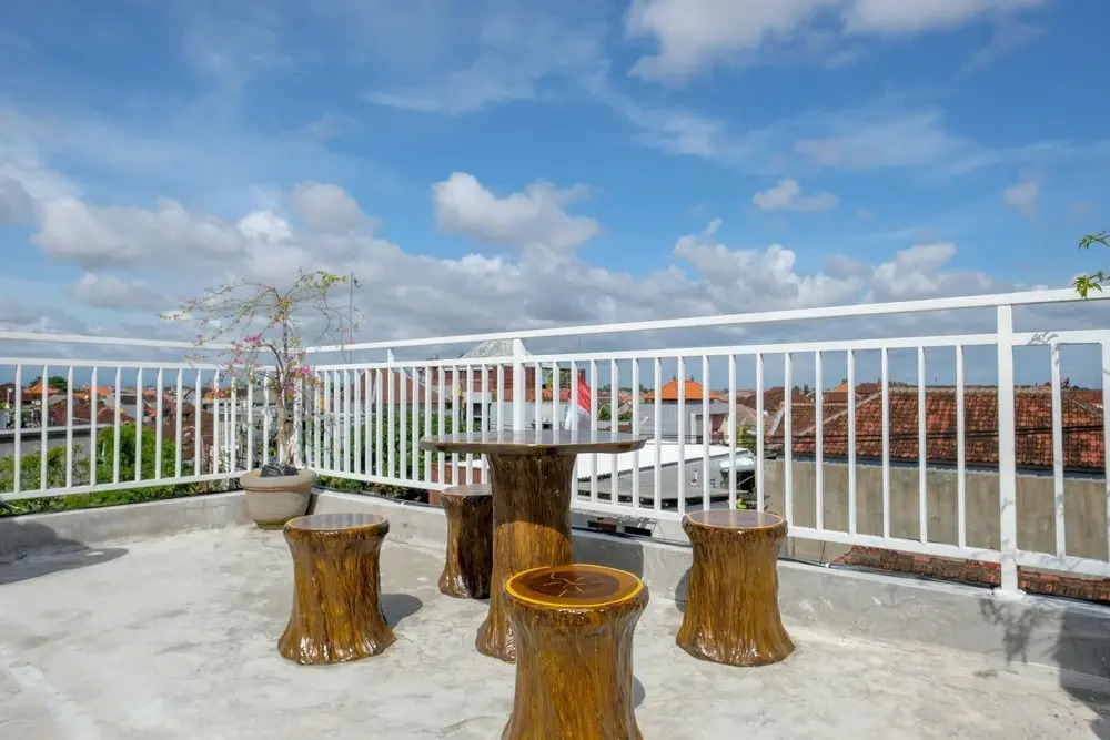 Urbanview Hotel Arta Guna Casa
