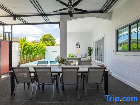 Villa Joanna, minutes from the Beach and City