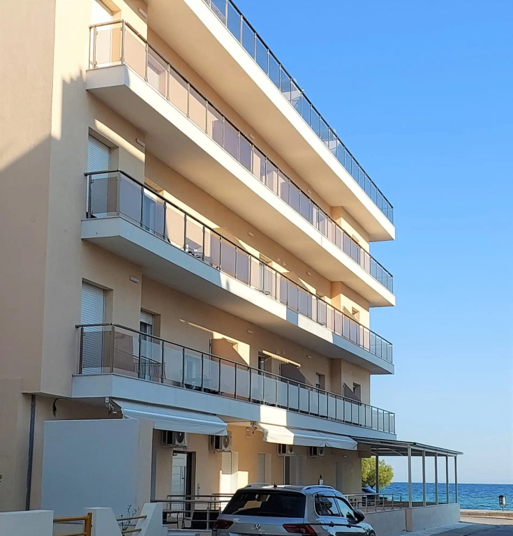 Navarino Luxe Suites