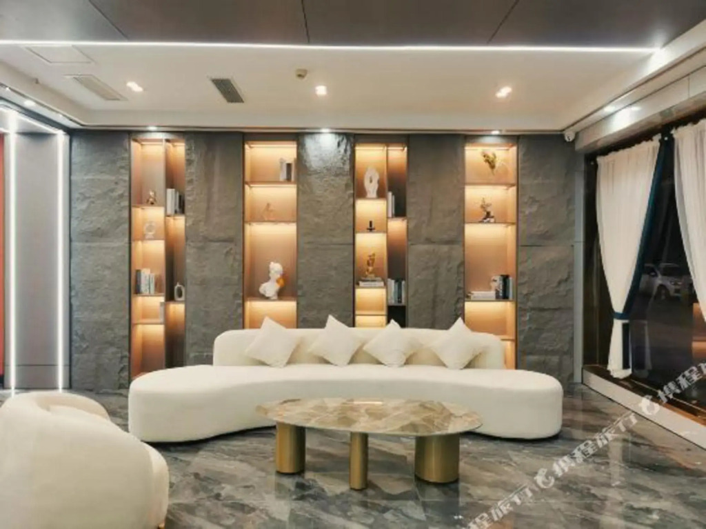 XI YUE Hotel(希越酒店（钟祥中百广场店）)
