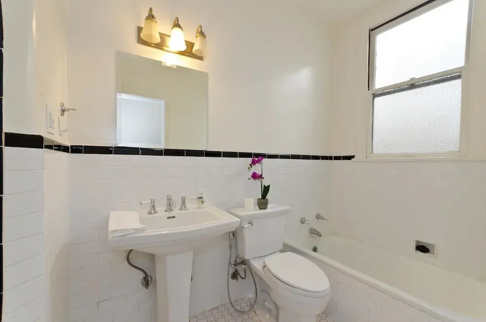 LA155 2 Bedroom Apartment By Senstay