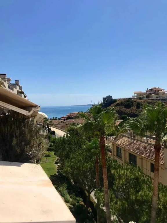 Apartment With 3 Bedrooms in Benalmádena, With Wonderful sea View, Pool Access and Furnished Terrace Near the Beach