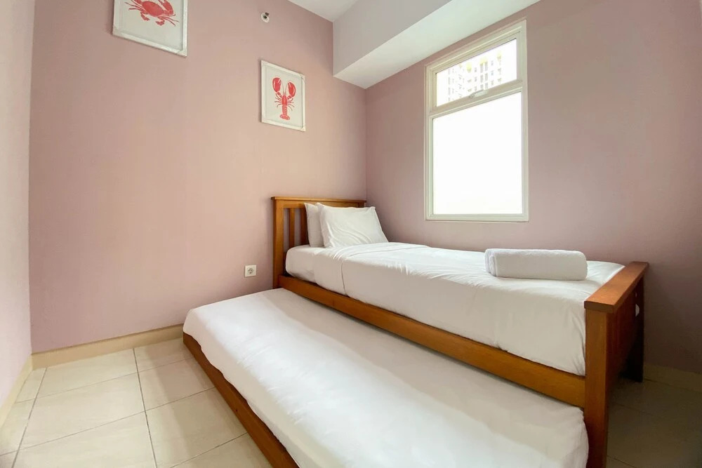 Comfort And Elegant 4Br Combined At Springlake Summarecon Bekasi Apartment