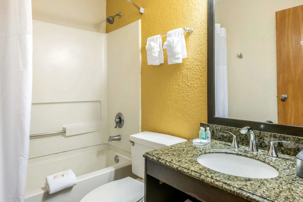 Quality Inn & Suites Leesburg Chain of Lakes