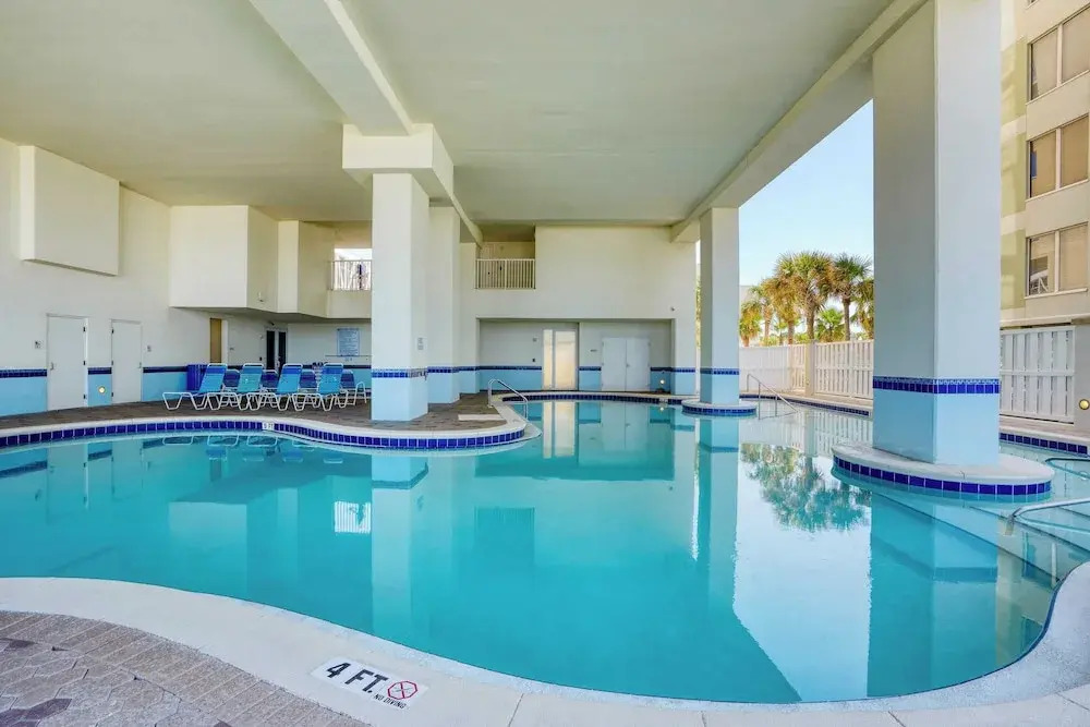 Sea Spray by Avantstay Beachfront Condo