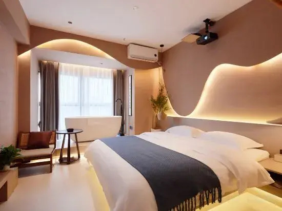Travel Youth · L Designer Homestay