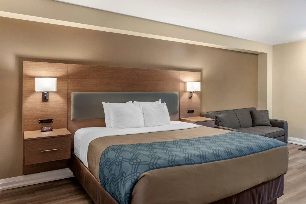 EconoLodge Downtown Toronto