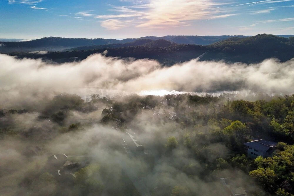 Holiday Island Escape w/ Panoramic Lake Views