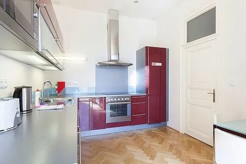 Apartment Court