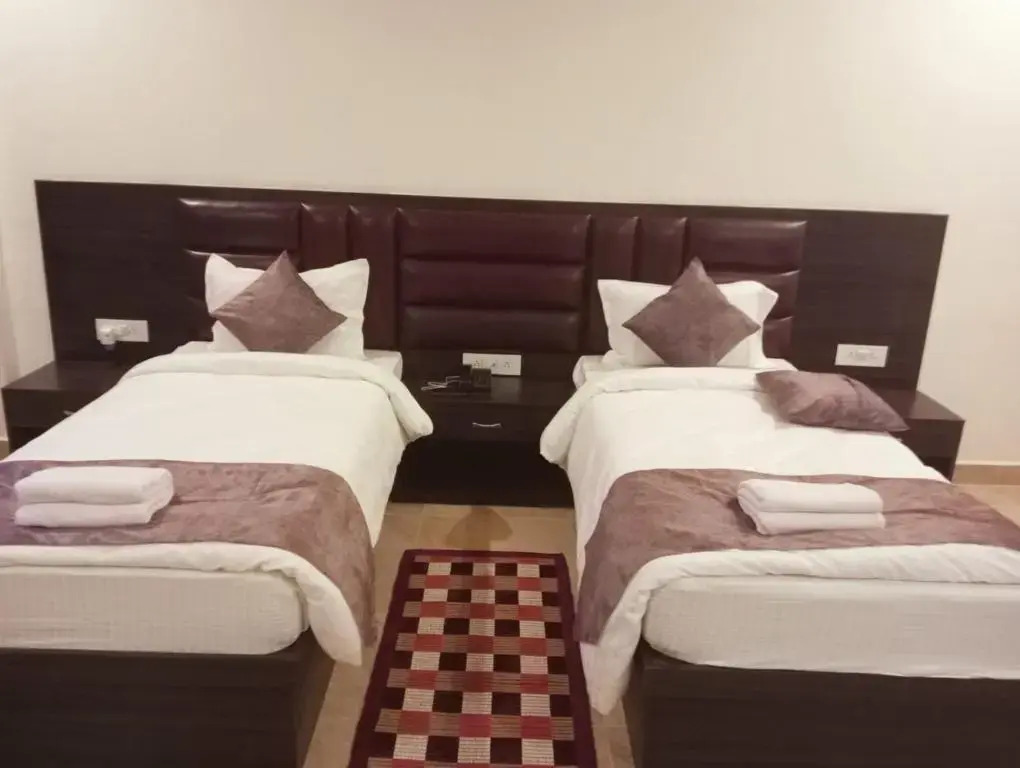 Hotel Leela Galaxy