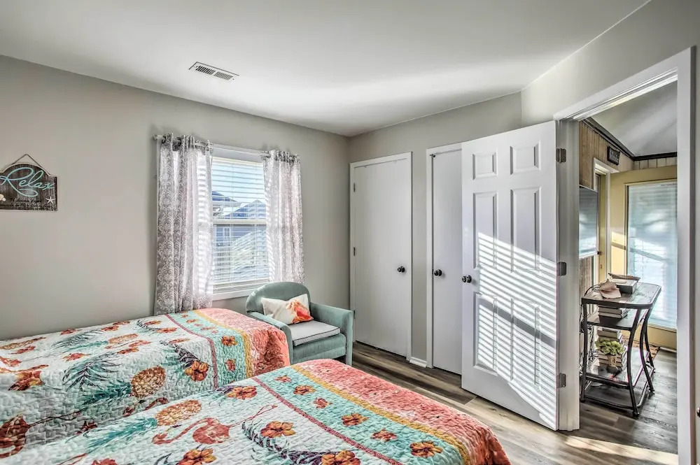 Walk to Beach: Dog-friendly Myrtle Beach Cottage!