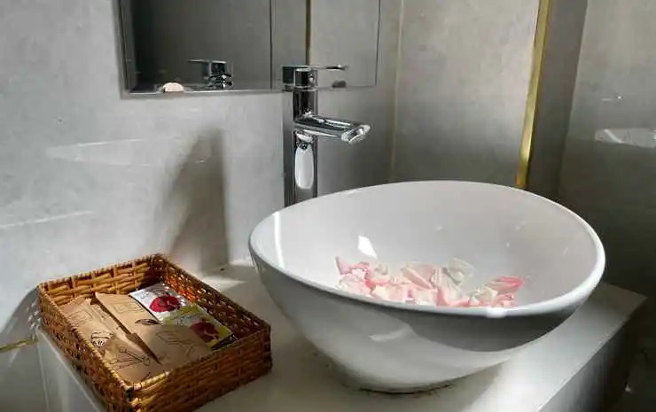 Nhu Quynh Hotel