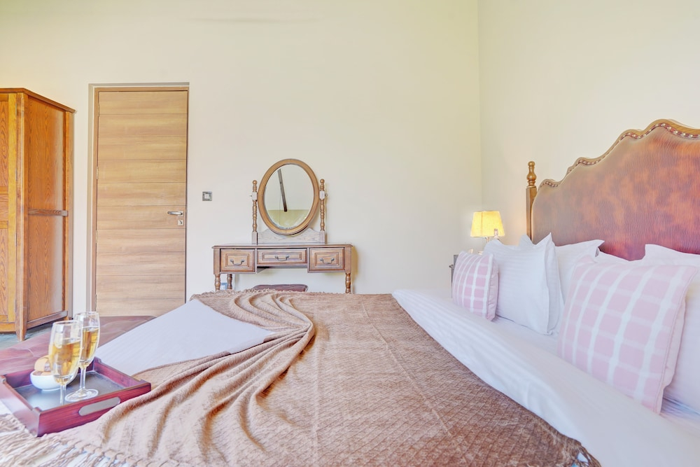ELIVAAS Villa 39 Serene 6BHK with Pool