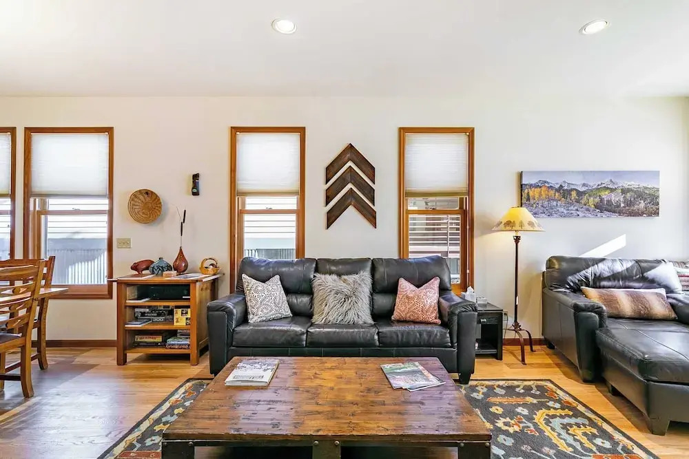 Pacific Street Townhome 514b by Avantstay Cute Townhouse in the Heart of Telluride!
