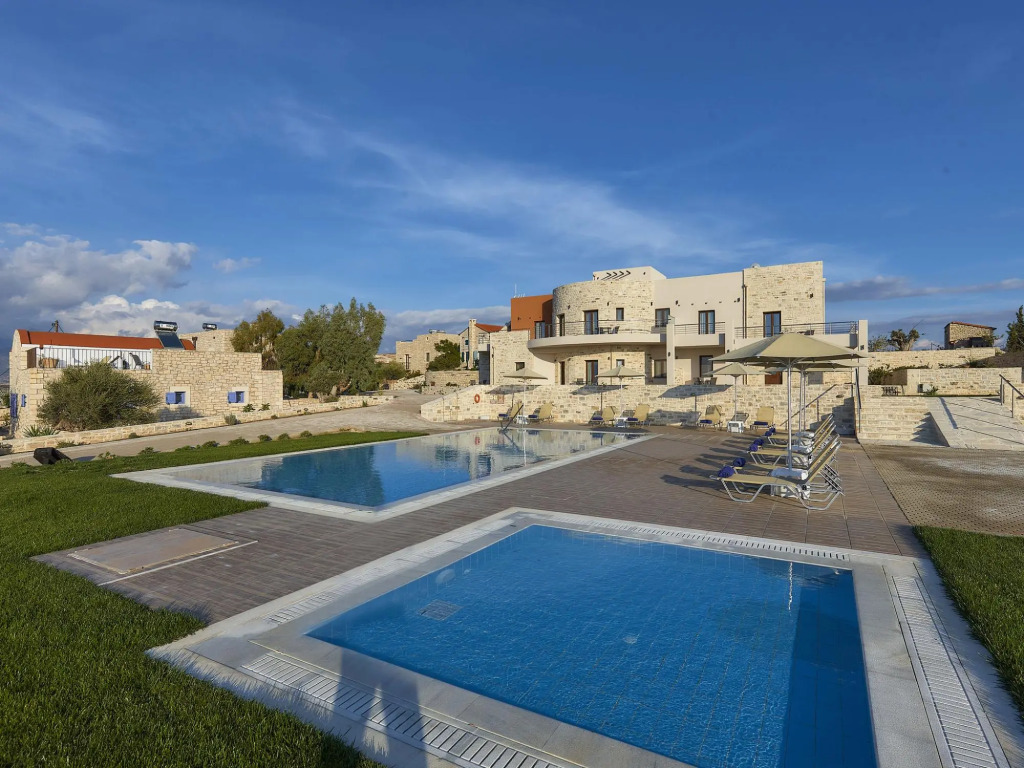 Nice apartment in Kamilari with swimming pool