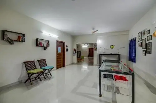 Beehive Hostel