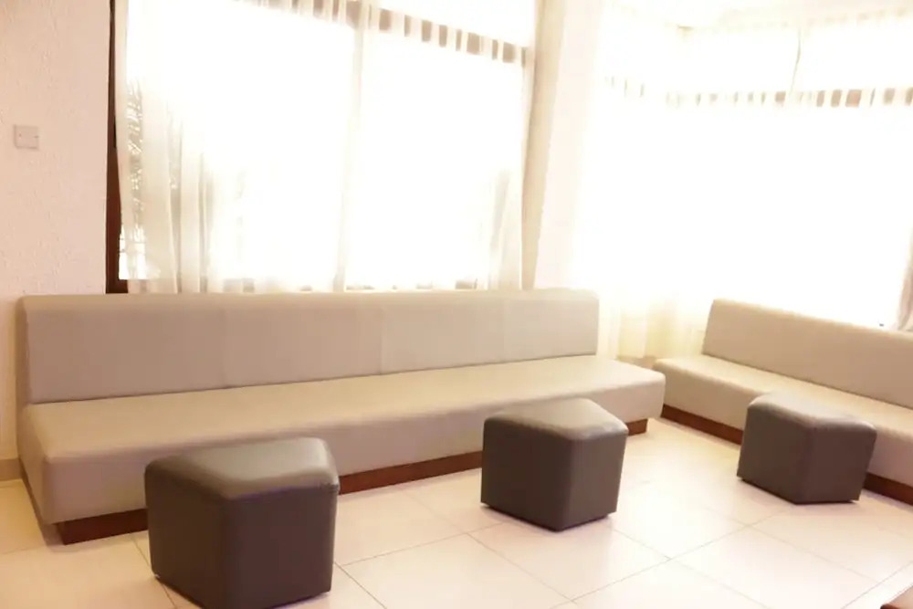 Coconut Grove Sakumono Hotel