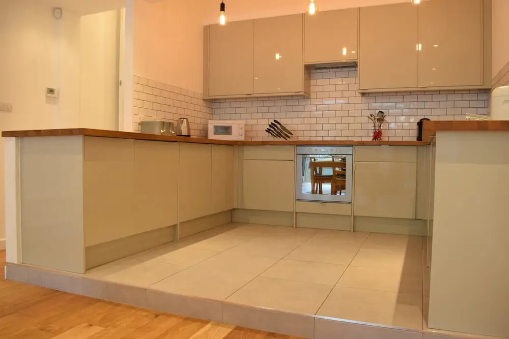 Spacious 2 Bedroom Apartment in South London