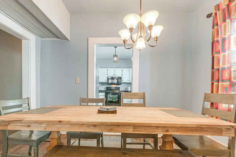 Family Retreat w/ Yard < 1 Mi to Dtwn Durham!