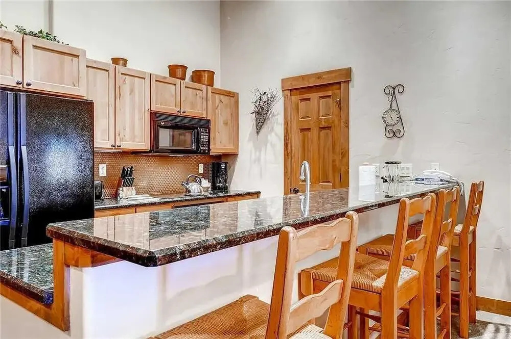 3301 Champagne Lodge, Trappeur's Crossing Apartment 2
