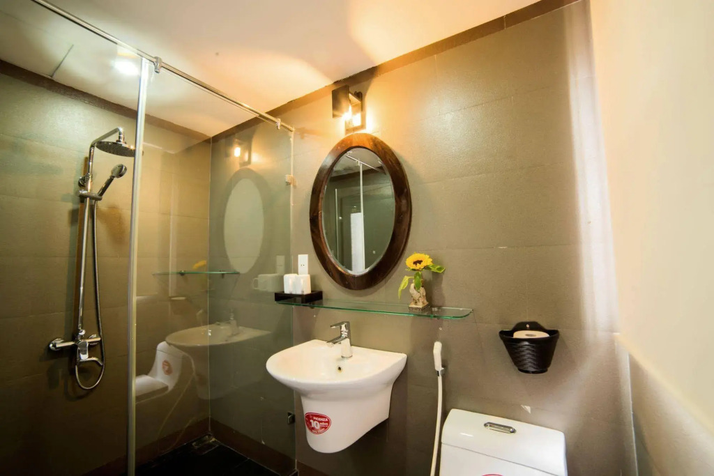 Calm House Hotel Hoi An 1