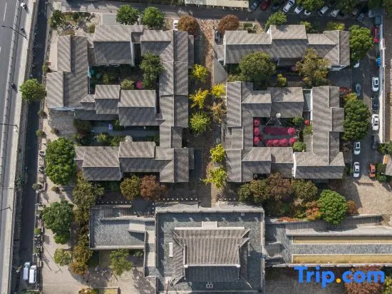 Loulan Courtyard Homestay (Suzhou Pingjiang Road Humble Administrator's Garden)